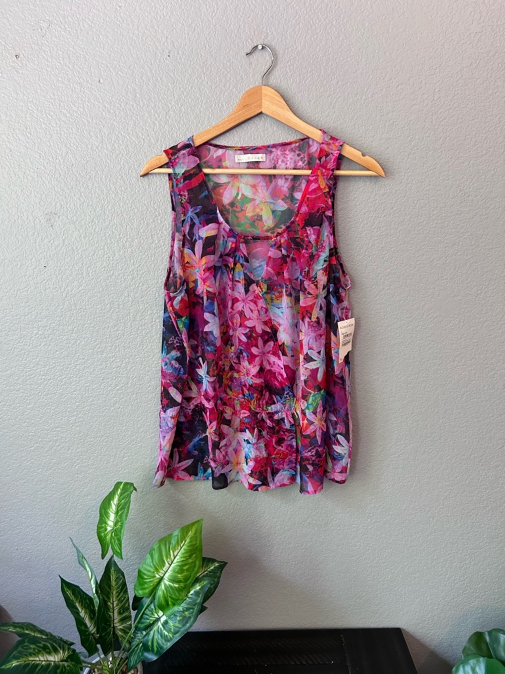 New with Tags Hinge Pink Multi Floral Scoop Neck Tank | NWT Cottage Coastal Top